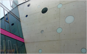 reflex in the grid, kunst in der mauer, 2010